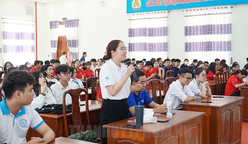 Đảng ủy Đại học Quốc gia TPHCM gặp gỡ gần 200 đảng viên trẻ